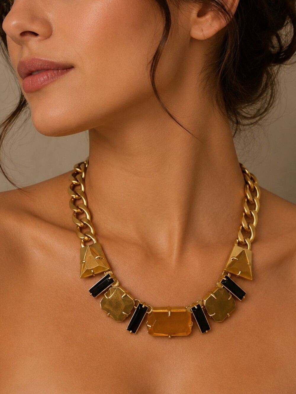 VINCE CAMUTO Ethereal Geometric Acrylic Gem Statement Chain Necklace